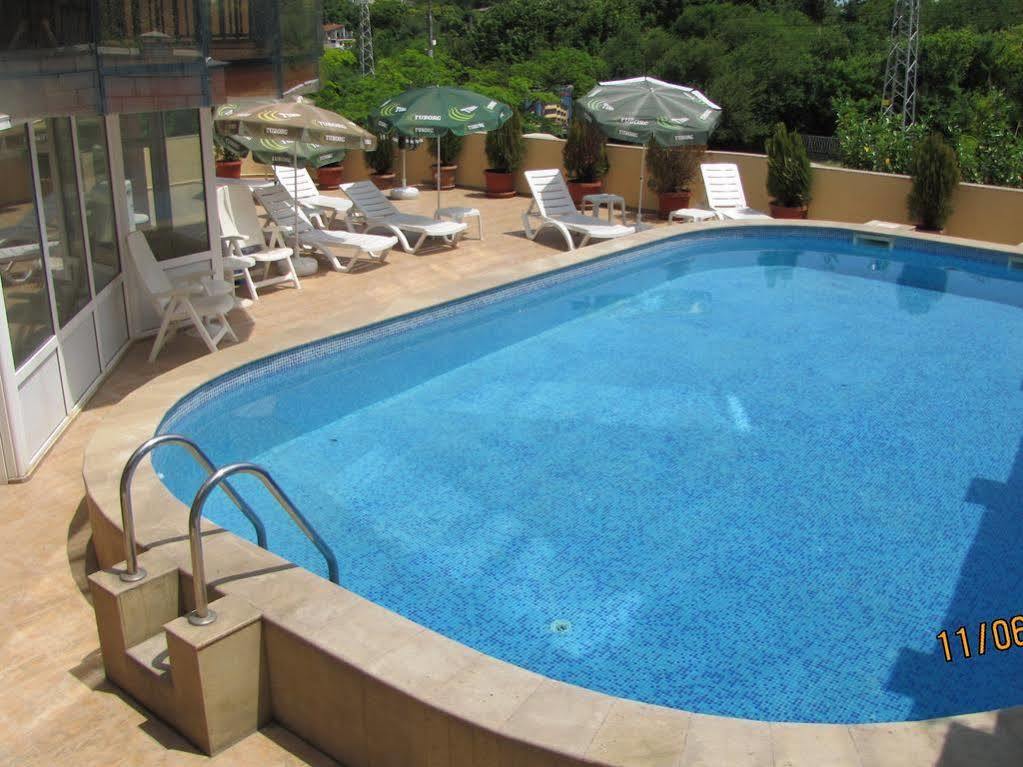 Paris Hotel Balçık Dış mekan fotoğraf