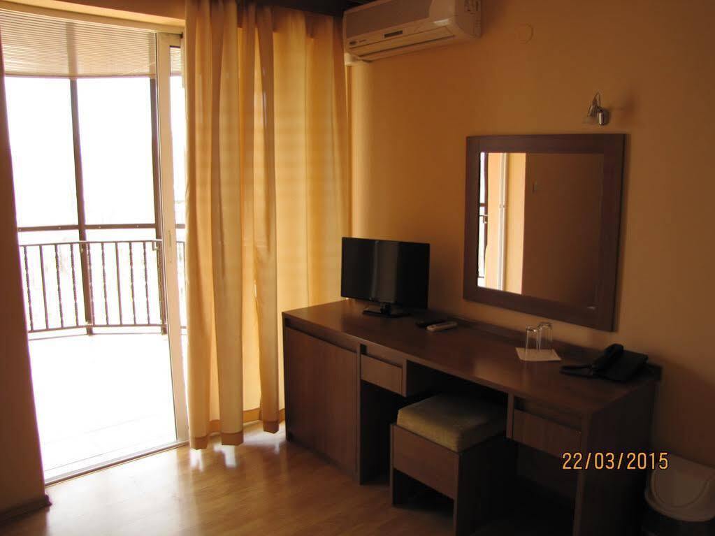 Paris Hotel Balçık Dış mekan fotoğraf